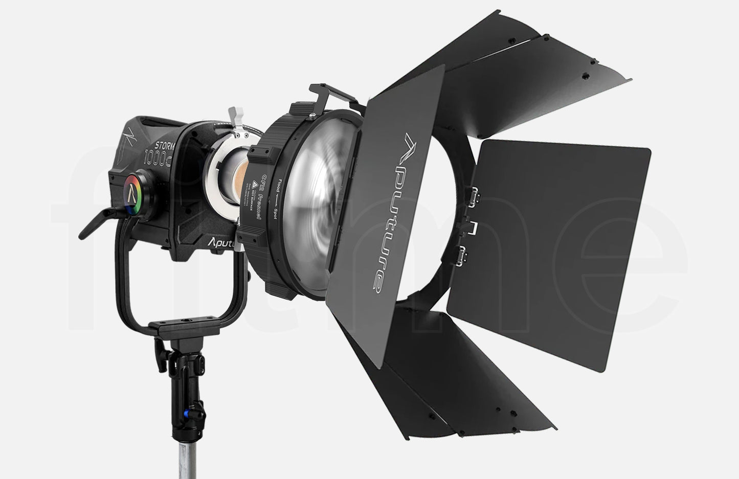 Aputure STORM 1000C – kit Fresnel