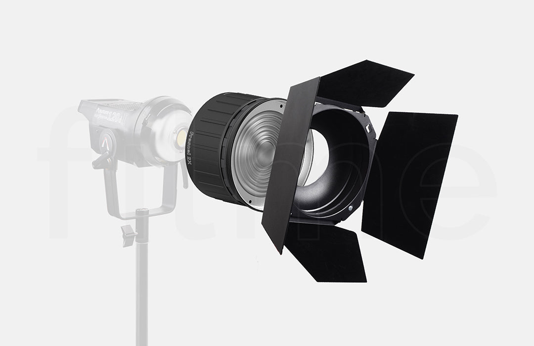 Location Aputure Fresnel 2X + volets Barndoor à Paris et Montreuil chez Filme