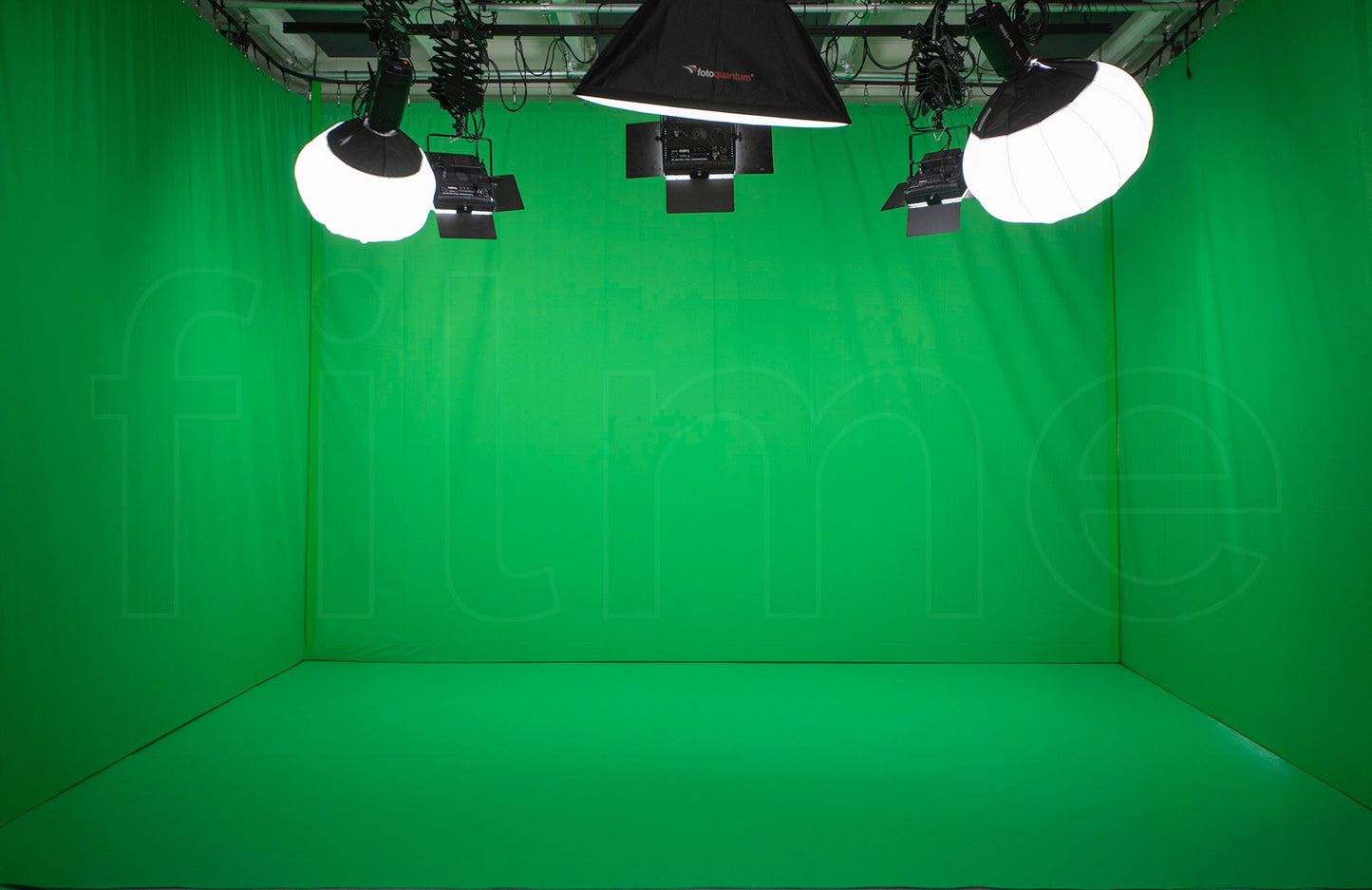 Cyclorama 3 faces 100 m²