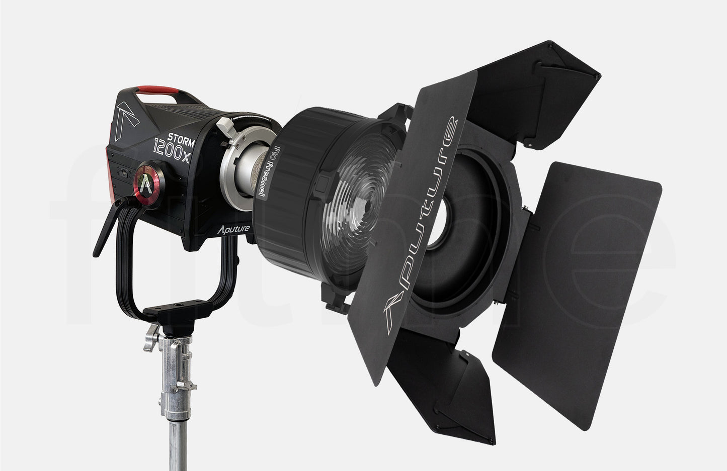 Location-kit-aputure-storm-1200x-hardlight-a-paris-et-montreuil-chez-filme.jpg