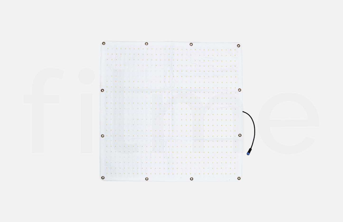 Location Aladdin Fabric 350W (90 x 90 cm) à Paris chez Filme