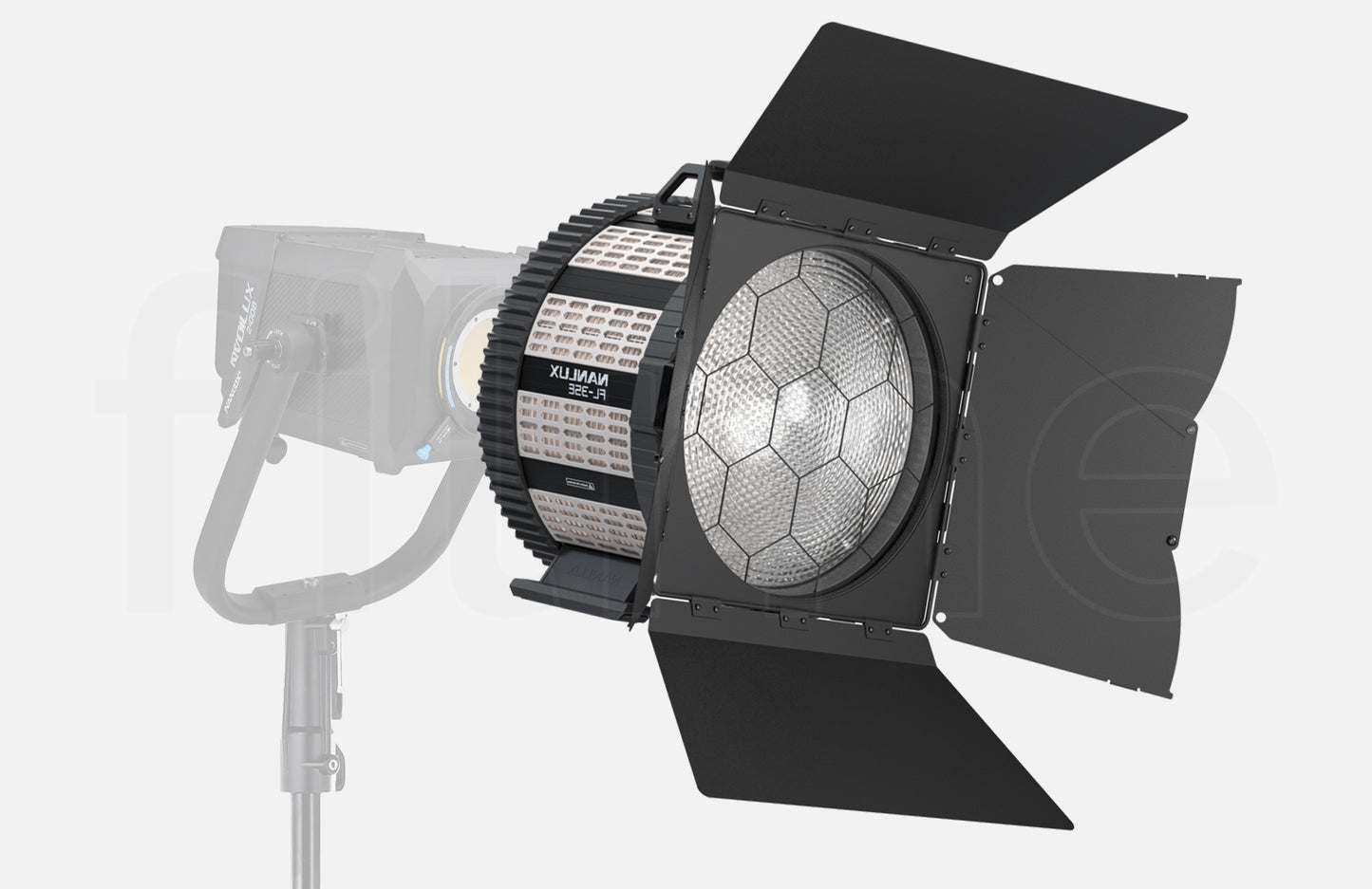 Location fresnel Nanlux FL-35E pour Evoke 2400B à Paris chez Filme