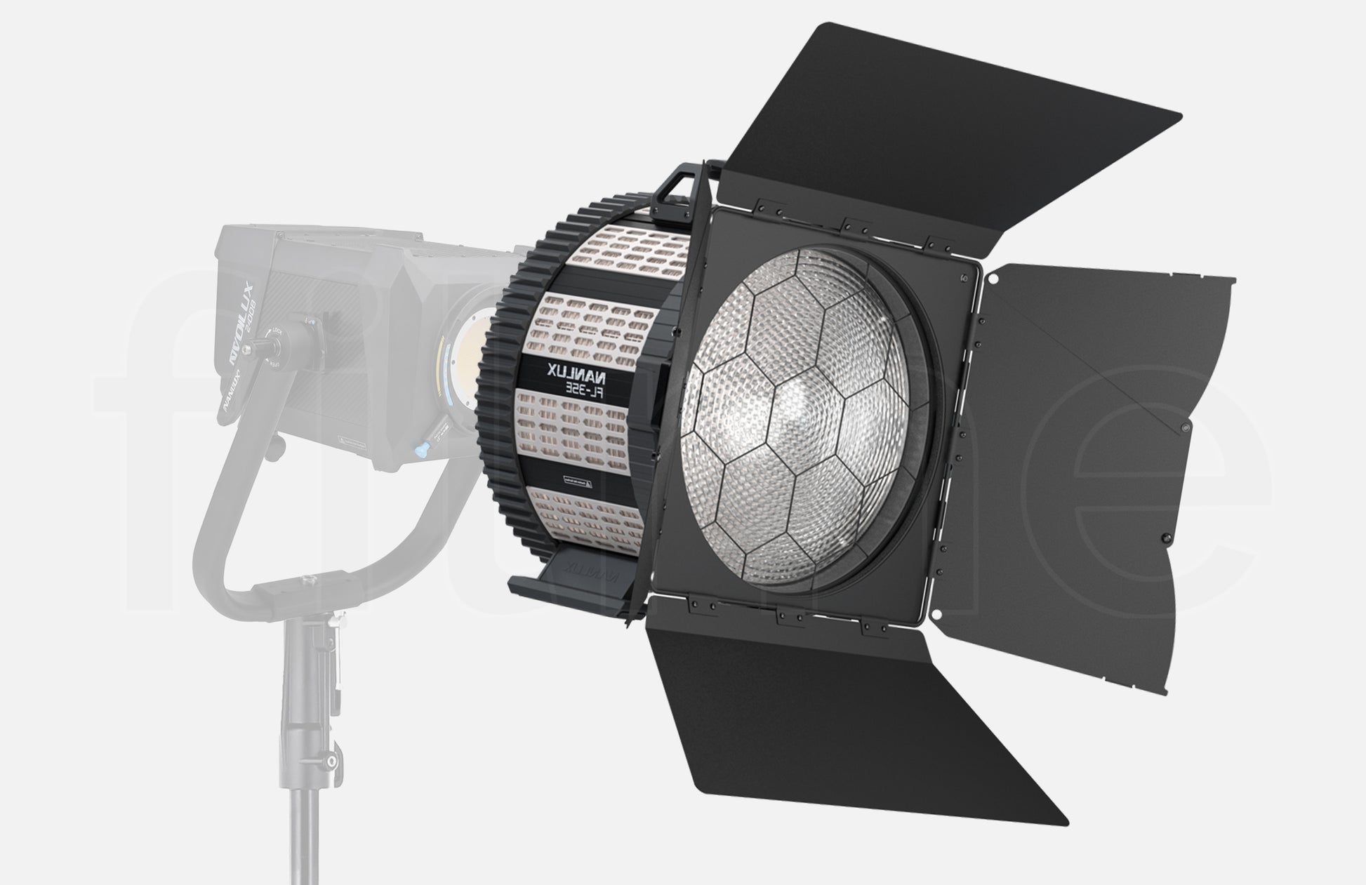 Location fresnel Nanlux FL-35E pour Evoke 2400B à Paris chez Filme